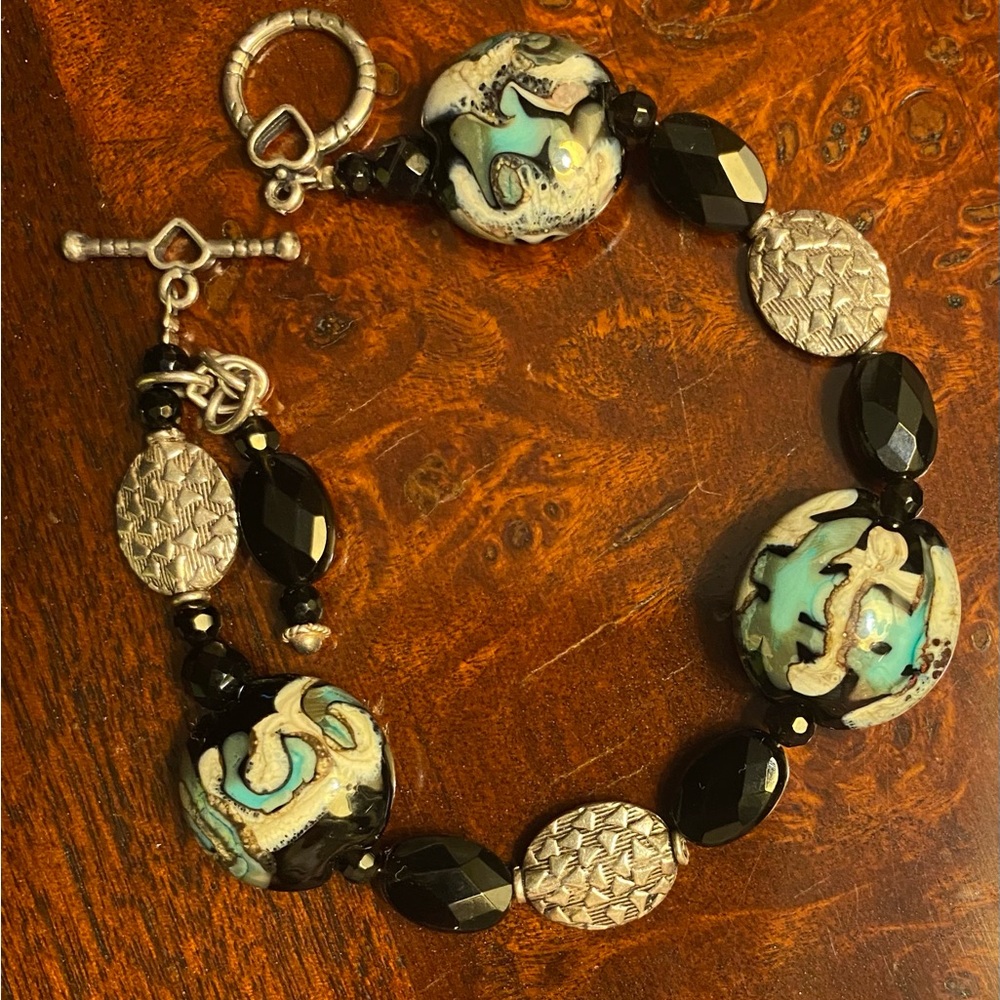 Artisan Hand Crafted Glass Swirl Bead Bracelet 7 3/4 inch